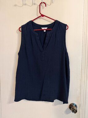 Time & Tru Navy Sleeveless Top